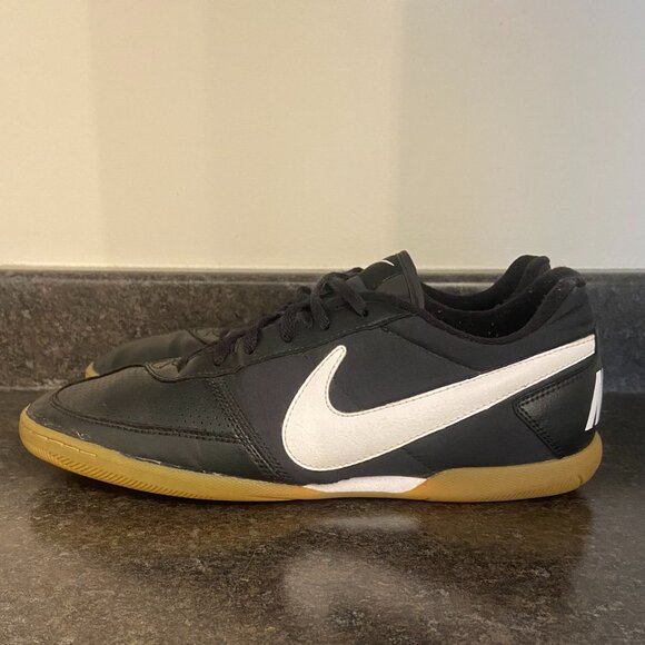 Nike Davinho Indoor Soccer Shoe - Size 10 - Picture 4 of 8